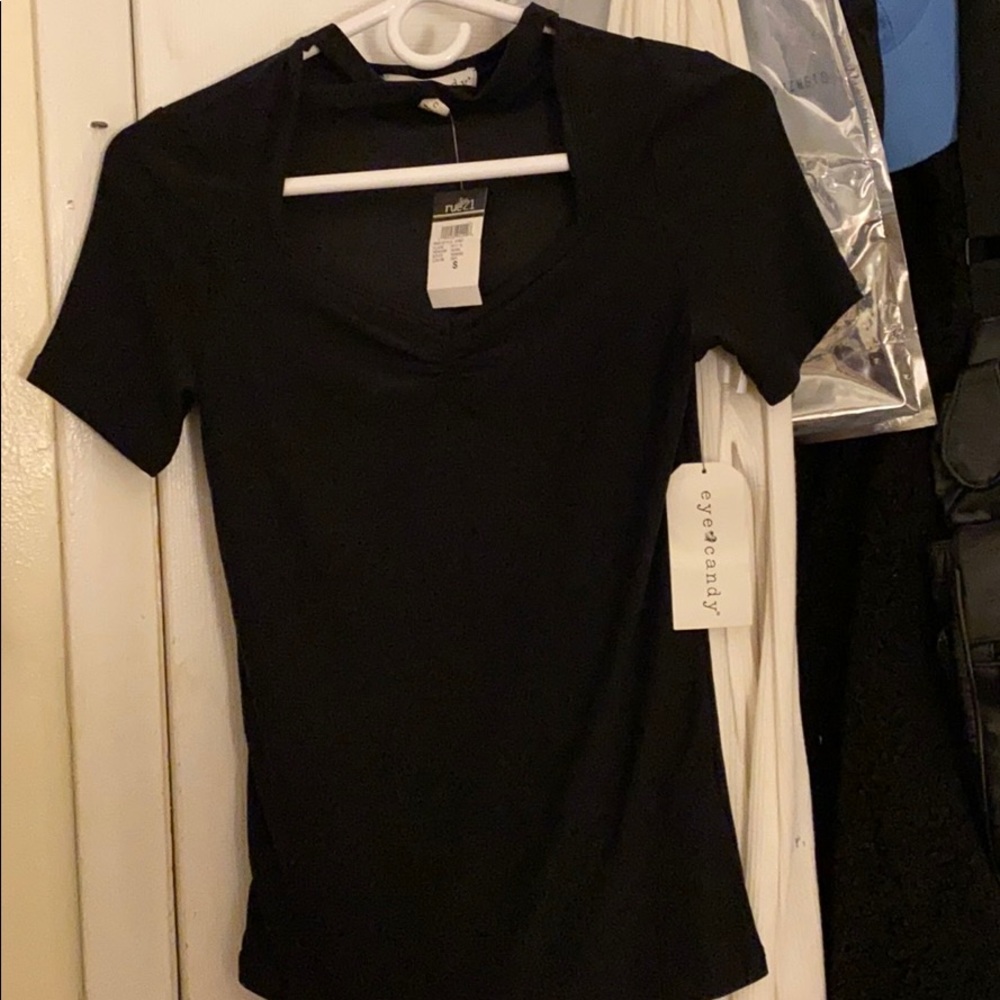 black neck cross ribbed shirt